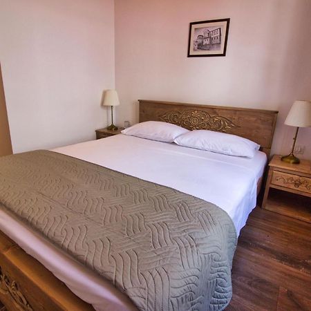 4 Rooms Since 1950 Gjirokaster Bagian luar foto