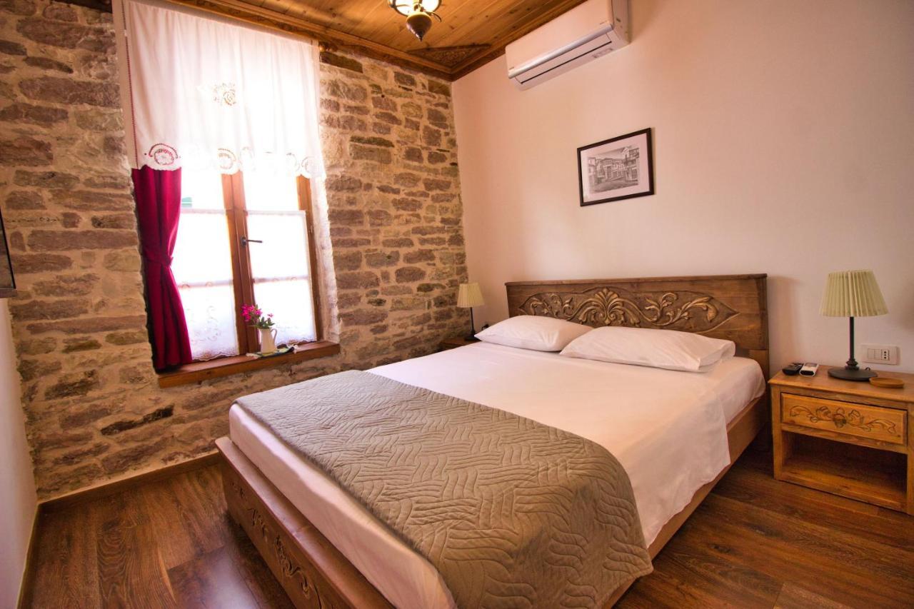 4 Rooms Since 1950 Gjirokaster Bagian luar foto