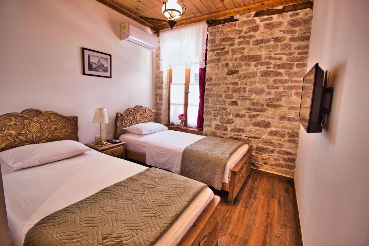 4 Rooms Since 1950 Gjirokaster Bagian luar foto