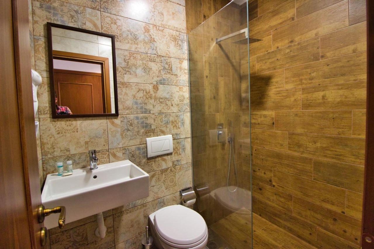 4 Rooms Since 1950 Gjirokaster Bagian luar foto