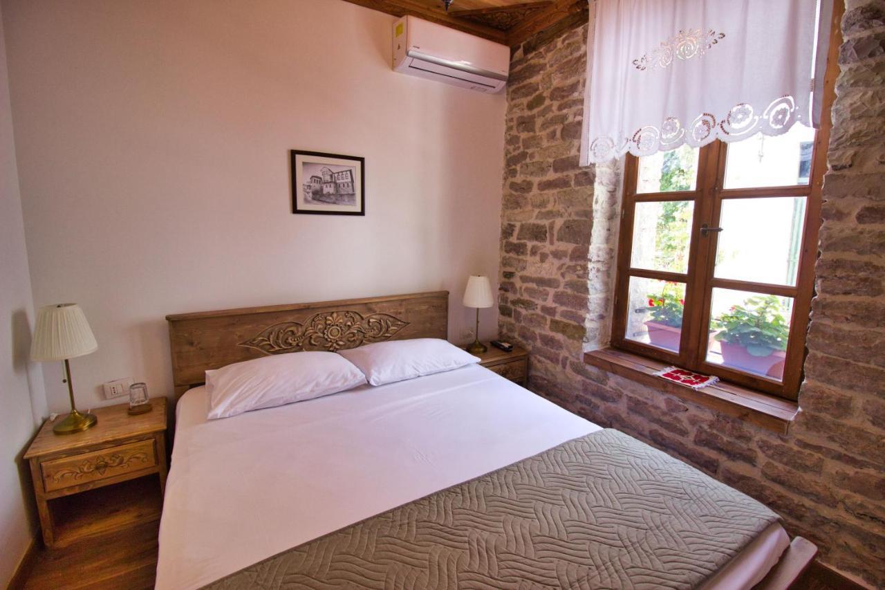 4 Rooms Since 1950 Gjirokaster Bagian luar foto