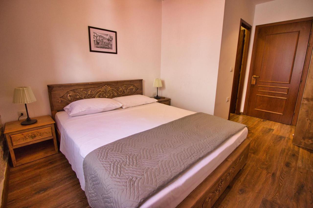 4 Rooms Since 1950 Gjirokaster Bagian luar foto